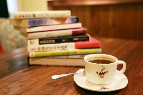 轻松的下午茶时间，工作之余也不要忘了放松一下~